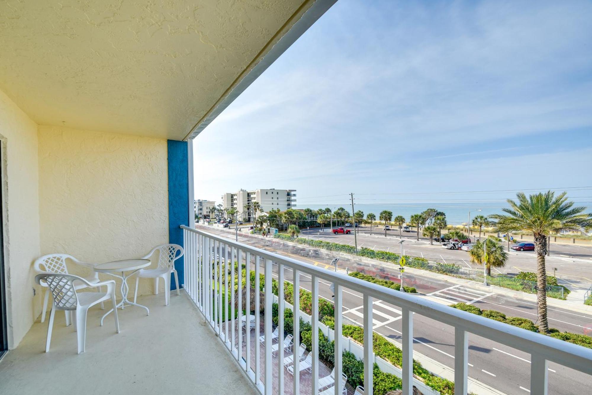 Coastal Condo With Balcony Walk To Madeira Beach! St. Pete Beach Exterior photo