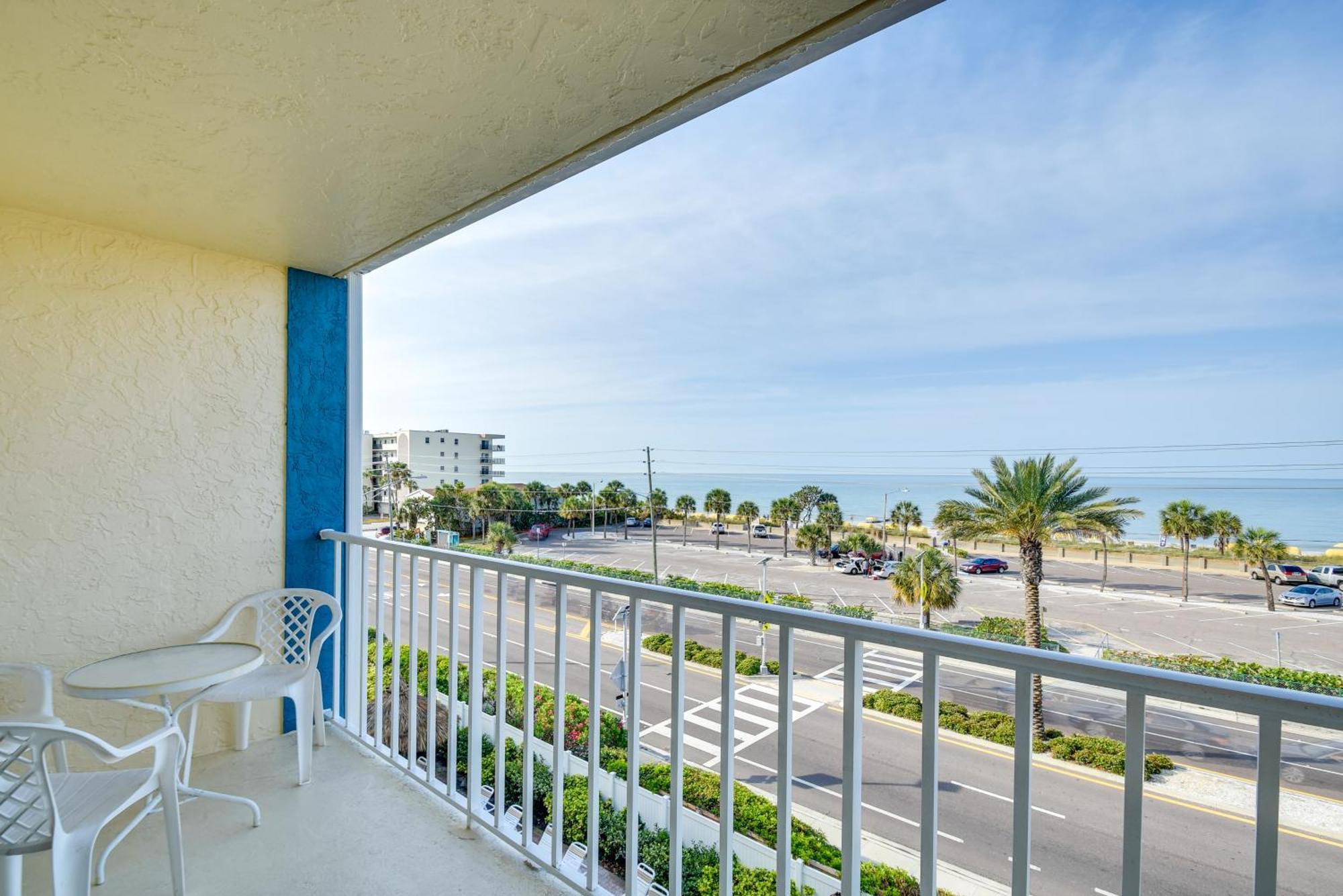 Coastal Condo With Balcony Walk To Madeira Beach! St. Pete Beach Exterior photo